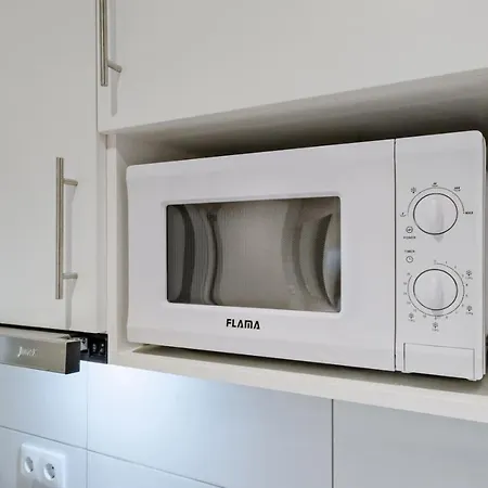 Lovely Fully Equipped Near Subway N3 شقة