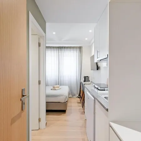 Lovely Fully Equipped Near Subway N3 * Lisboa