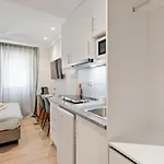 Lovely Fully Equipped Near Subway N3