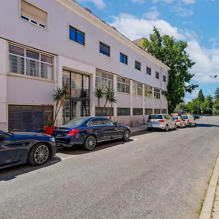 Lovely Fully Equipped Near Subway N3 公寓